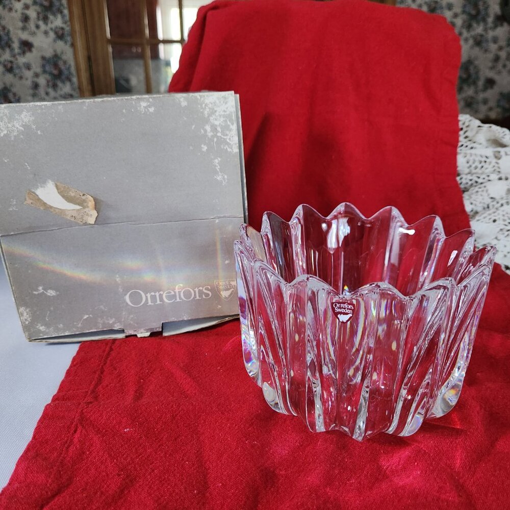 Orrefors Fleur Crystal Bowl 14 Point 6.25"W Sweden Label Signed JJ 4514-12 1970s